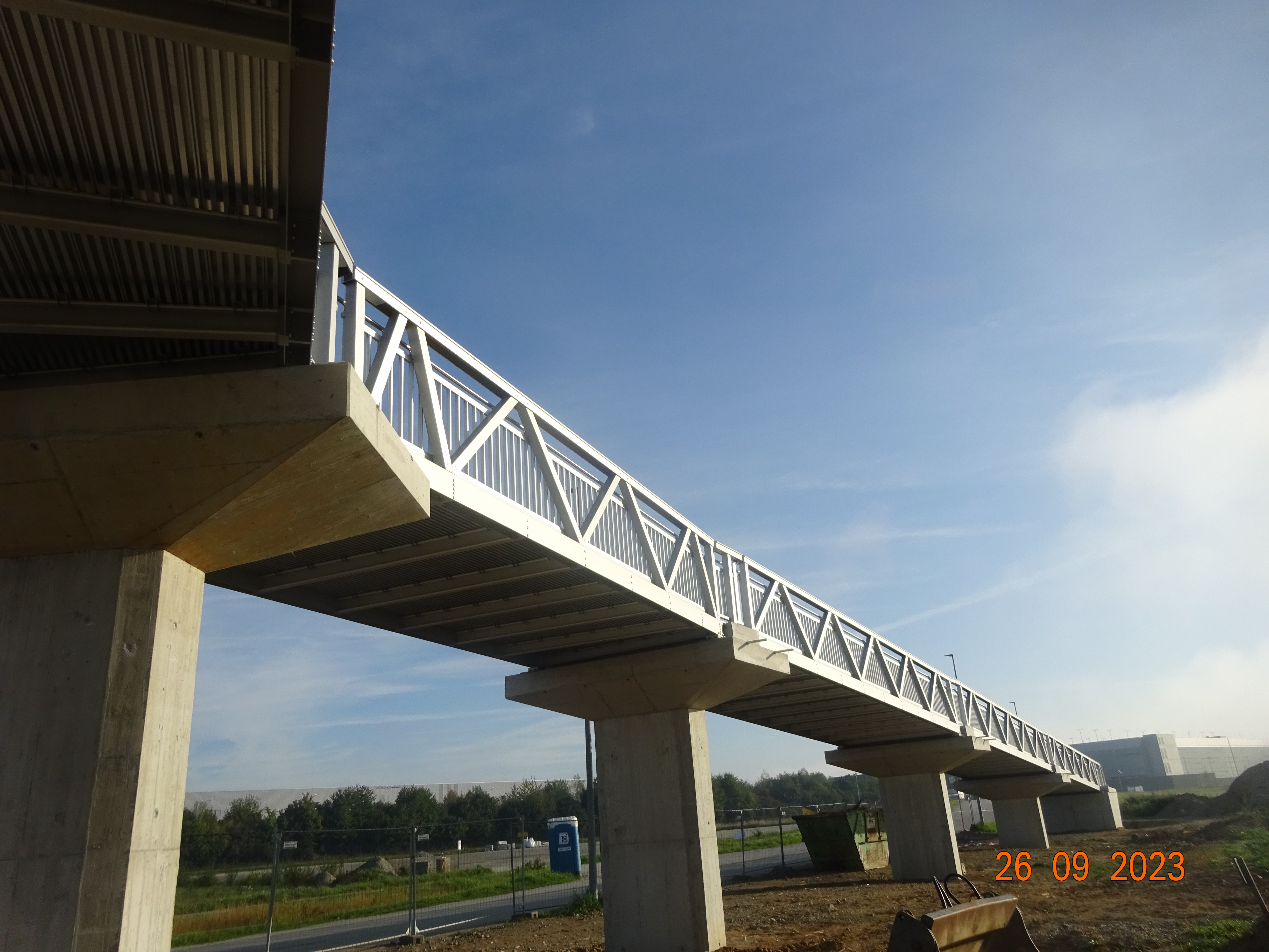 Radwegbrücke Hafen Bahnhaltepunkt Straubing-Sand Bild 2